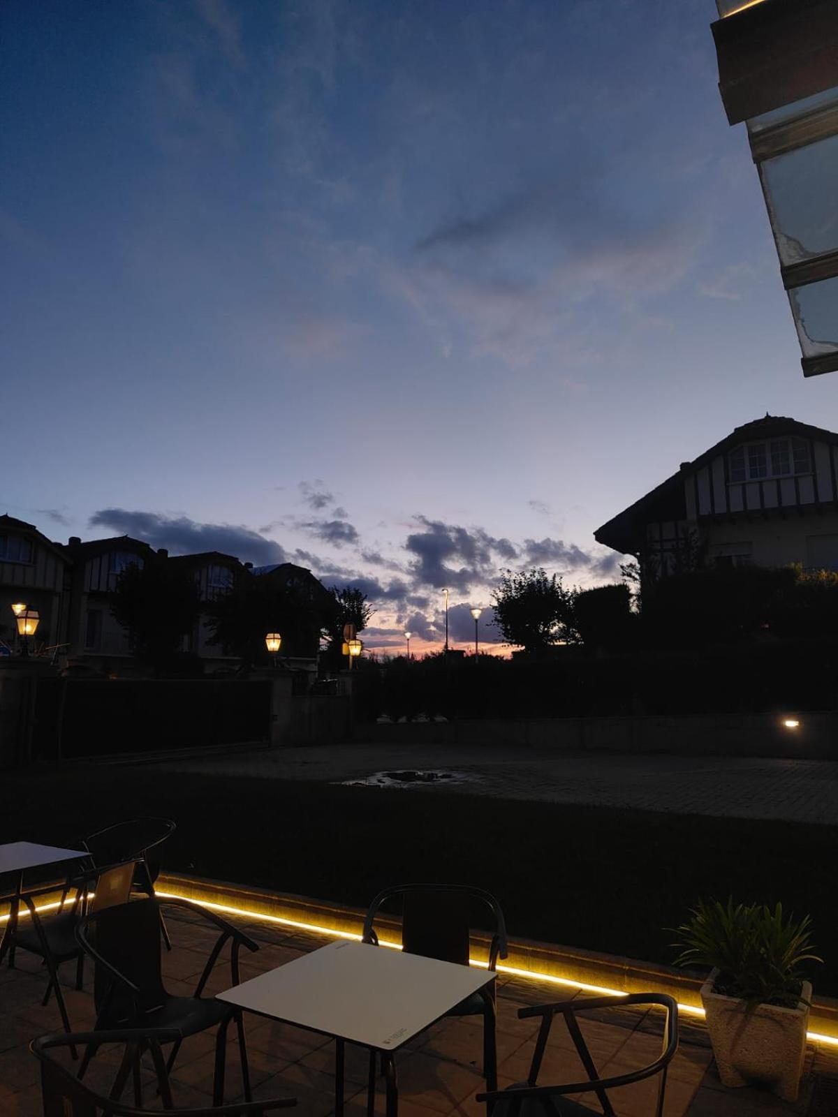 Hospedium Hotel Blu Loiu Bagian luar foto
